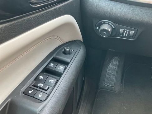Used 2024 Jeep Compass Limited AWD/4WD image 16