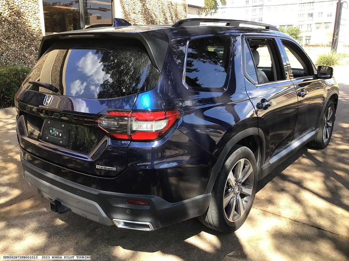 Used 2023 Honda Pilot Touring image 5