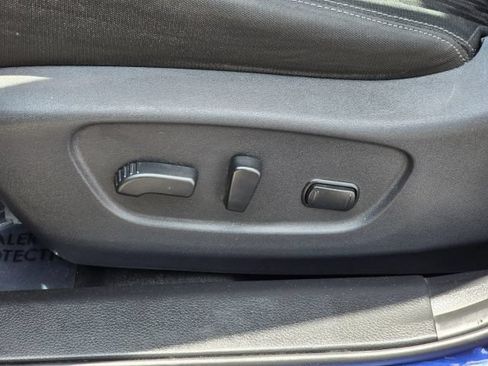 Used 2019 Nissan Rogue SV AWD/4WD image 11