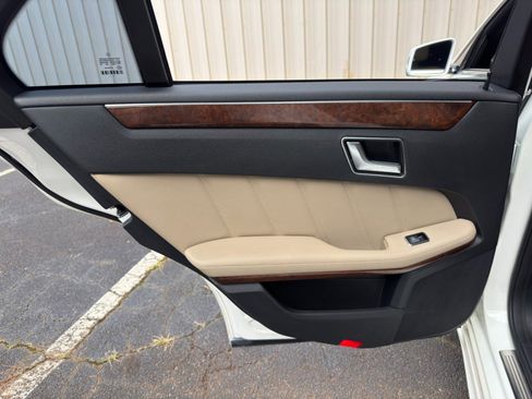 Used 2013 Mercedes-Benz E 350 Sedan image 40