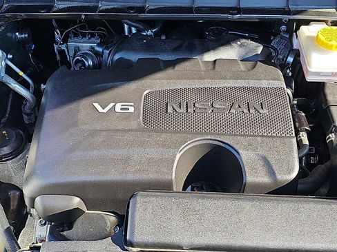 Certified 2023 Nissan Pathfinder Platinum w/ Black Appearance Package image 31