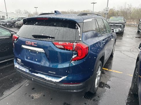Used 2020 GMC Terrain SLE w/ Driver Convenience Package image 2