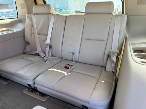 Used 2013 GMC Yukon SLT w/ SLT-2 Equipment Package RWD image 21