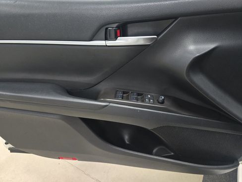 Used 2023 Toyota Camry SE FWD image 10