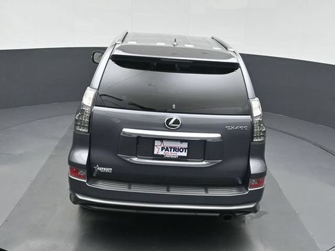 Used 2023 Lexus GX 460 Luxury w/ Sport Design Package AWD/4WD image 36