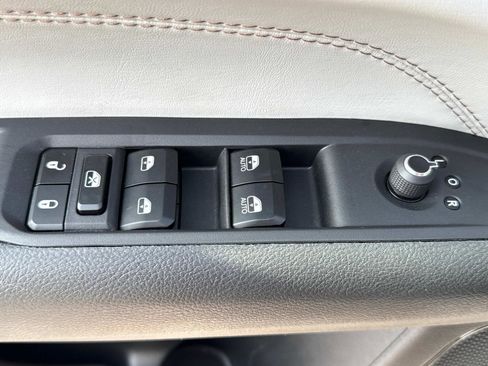 Used 2024 Jeep Compass Limited image 16