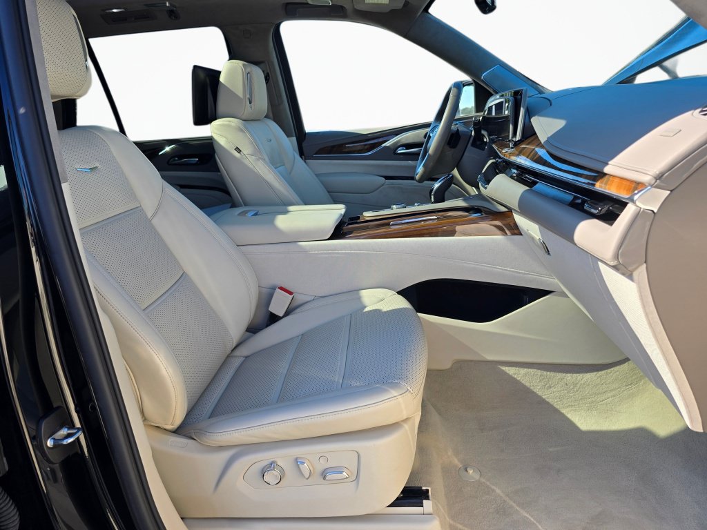 Certified 2024 Cadillac Escalade Premium Luxury Platinum AWD/4WD image 30