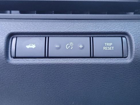 Used 2025 Nissan Altima 2.5 S FWD image 12