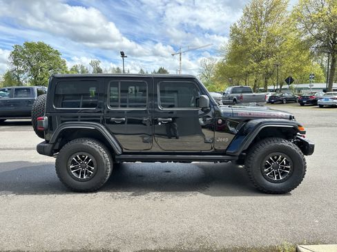 Used 2025 Jeep Wrangler Unlimited Rubicon image 5