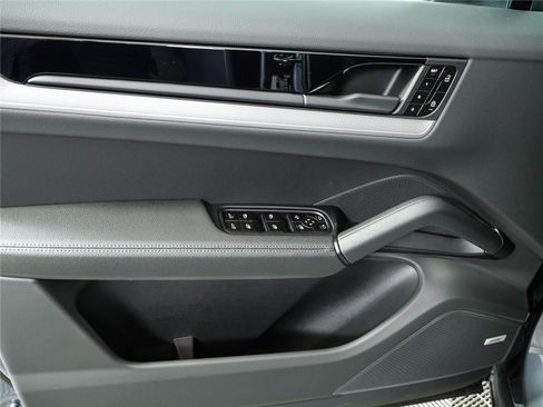 New 2026 Porsche Cayenne AWD/4WD image 6