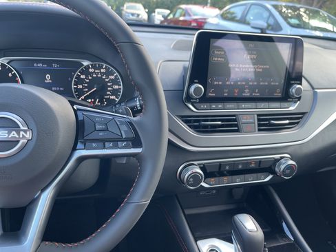 New 2025 Nissan Altima 2.5 SR image 28