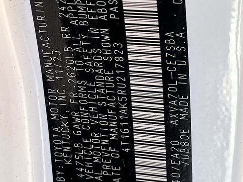 Used 2024 Toyota Camry SE image 29