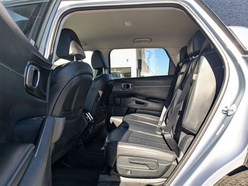 Used 2024 Kia Sorento S image 25