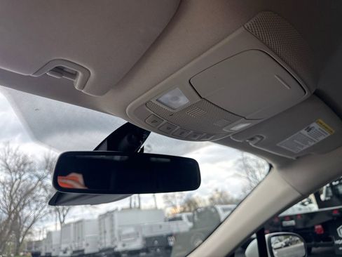 Used 2020 Ford Fusion SE image 36