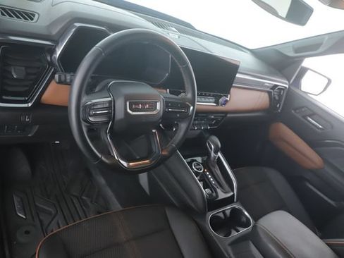 Used 2024 GMC Canyon AT4 w/ Technology Package AWD/4WD image 17
