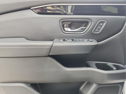 Used 2023 Honda Pilot Touring image 23