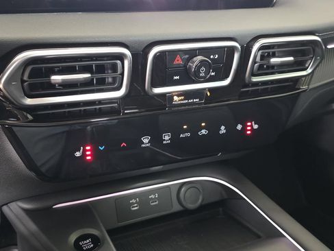 New 2026 Nissan Sentra SV w/ SV Convenience Package FWD image 19