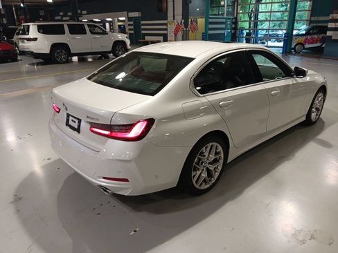 Used 2025 BMW 330i xDrive Sedan w/ Premium Package AWD/4WD image 10