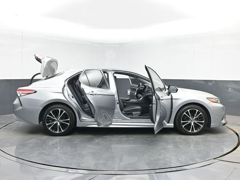 Used 2020 Toyota Camry SE FWD image 49