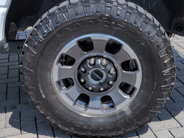 Used 2024 Ford F250 Lariat w/ Tremor Off-Road Package AWD/4WD image 12