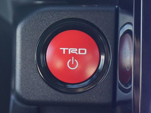 Used 2025 Toyota 4Runner TRD Off-Road Premium image 9