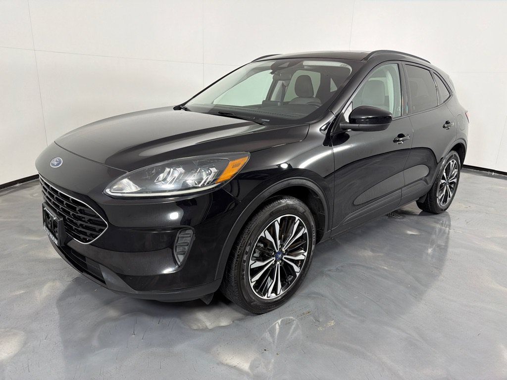 Used 2021 Ford Escape SE w/ SE Sport Appearance Package AWD/4WD image 9
