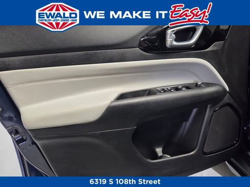 New 2026 Jeep Compass Limited image 13