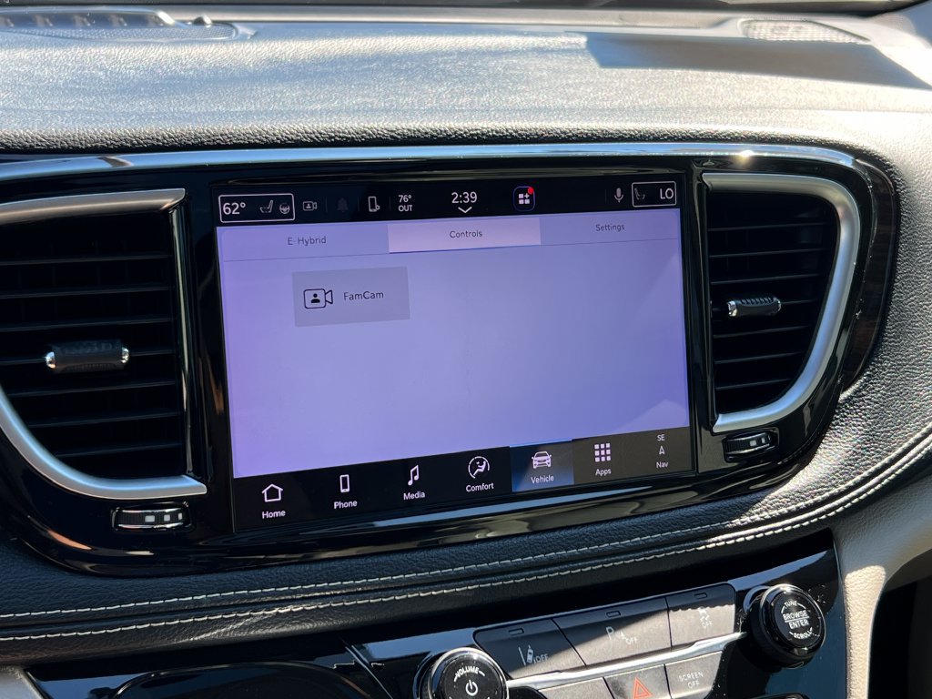 Used 2021 Chrysler Pacifica Limited w/ Uconnect Theater Family Group FWD image 48