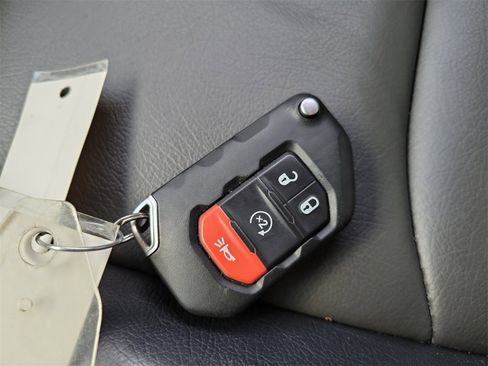 Used 2023 Jeep Wrangler Unlimited Rubicon 4xe w/ Steel Bumper Group image 32