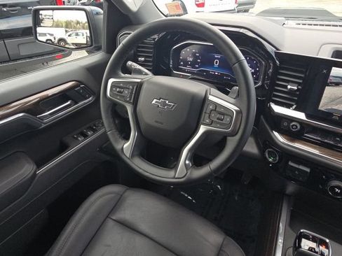 Used 2025 Chevrolet Silverado 1500 LT Trail Boss w/ Convenience Package II image 39