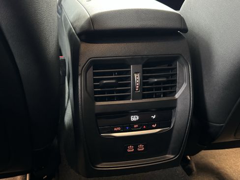 Used 2021 BMW 330e w/ M Sport Package image 31