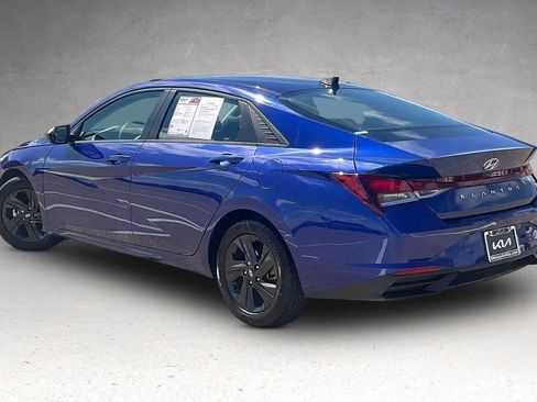 Used 2022 Hyundai Elantra SEL w/ Preferred Accessory Package FWD image 4