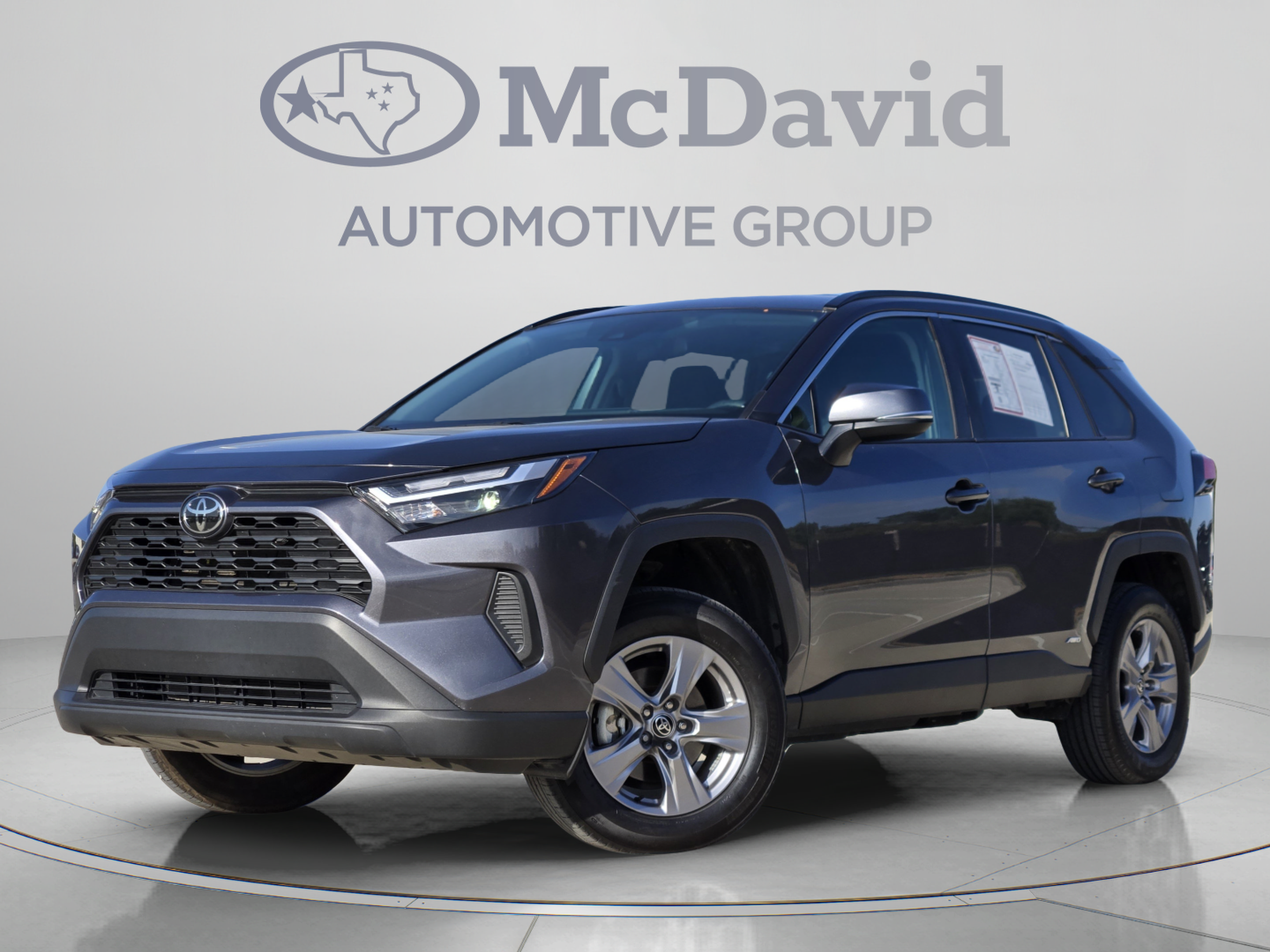 Used 2025 Toyota RAV4 XLE AWD/4WD image 1