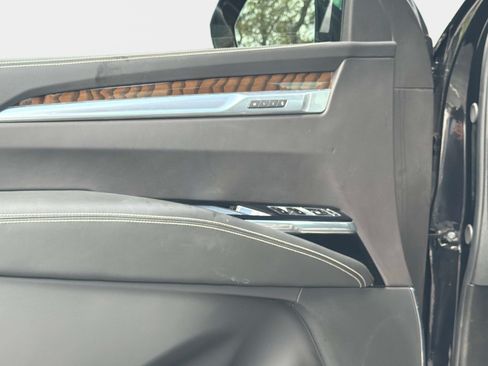 Used 2025 Cadillac Escalade Sport Platinum AWD/4WD image 39