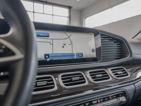 Certified 2025 Mercedes-Benz GLE 450 4MATIC image 33