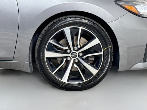 Used 2023 Nissan Maxima SL FWD image 32