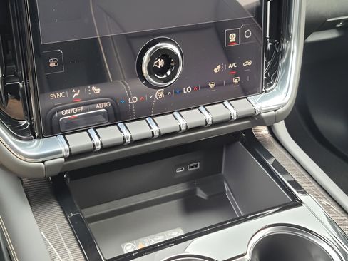 New 2026 GMC Yukon XL Elevation image 33