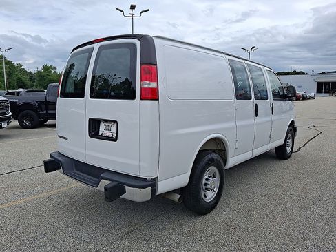 Used 2025 Chevrolet Express 2500 w/ Driver Convenience Package RWD image 22