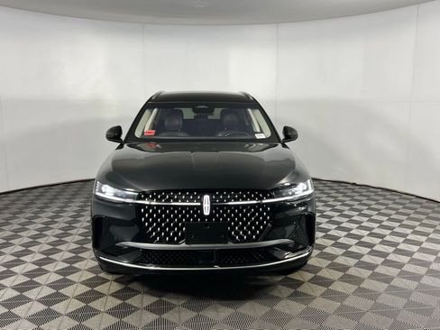 Used 2024 Lincoln Nautilus Reserve image 11