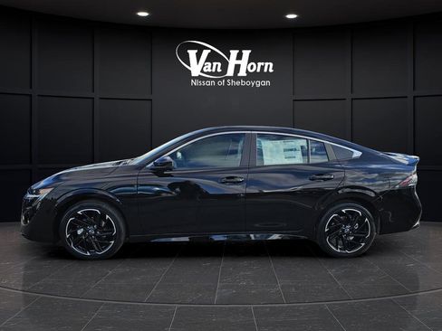 New 2026 Nissan Sentra SR w/ SR Premium Package FWD image 6