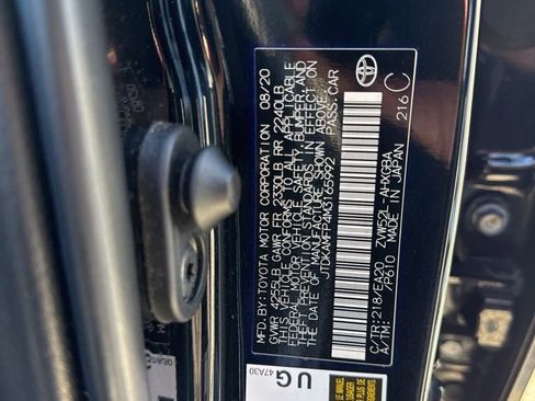 Used 2021 Toyota Prius Prime XLE image 27