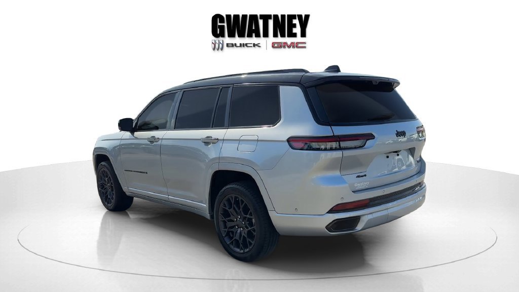 Used 2023 Jeep Grand Cherokee L Summit w/ Advanced Protech Group IV AWD/4WD image 7