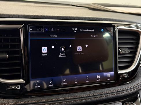 New 2026 Chrysler Pacifica Pinnacle w/ Trailer Tow Group image 32