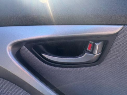 Used 2013 Hyundai Elantra GLS w/ Preferred Pkg FWD image 33