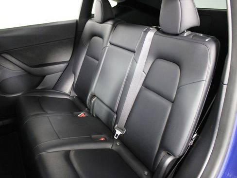 Used 2021 Tesla Model Y Long Range image 22