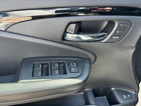 Used 2017 Honda Pilot Touring image 15