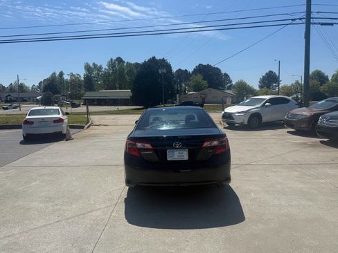 Used 2012 Toyota Camry LE image 6
