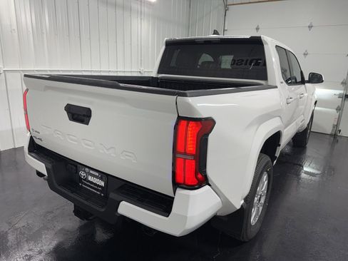 New 2026 Toyota Tacoma SR5 AWD/4WD image 32