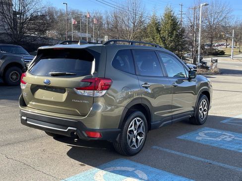 Certified 2022 Subaru Forester Premium image 5