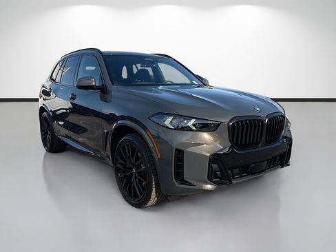 New 2026 BMW X5 xDrive40i w/ M Sport Package AWD/4WD image 1